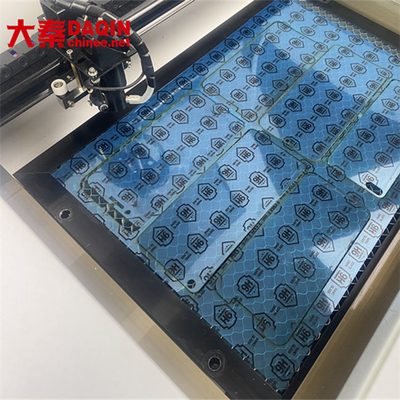 Daqin Mobile Tempered Glass Screen Protector เครื่องตัดเลเซอร์สําหรับมือถือ