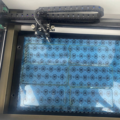 เครื่องตัดเลเซอร์ระบายความร้อนด้วยน้ำ Daqin Co2 40w สำหรับตัวป้องกันหน้าจอมือถือ
