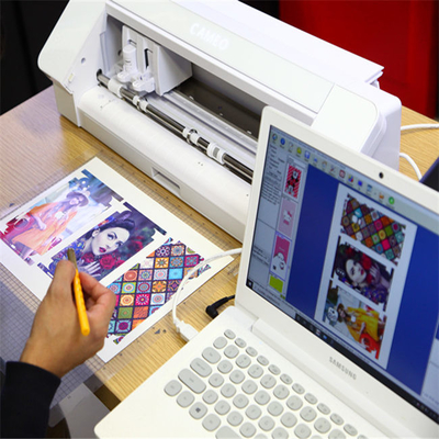 PET Daqin 3d Mobile Skin Cutter พร้อมซอฟต์แวร์และฮาร์ดแวร์