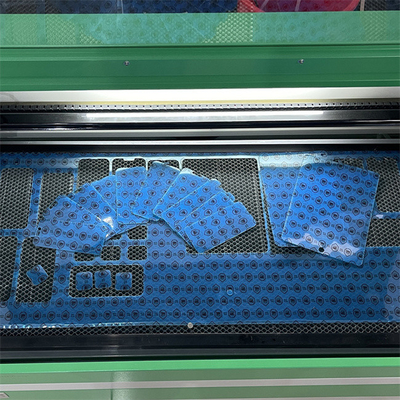 Daqin 1300W โทรศัพท์มือถือ เครื่องป้องกันหน้าจอกระจกหมัก ผู้ผลิตเครื่องตัดเลเซอร์