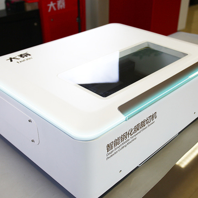 เครื่องตัดตายกระจกนิรภัย 700W สำหรับสติกเกอร์ 3D Daqin Mobile Laser Machine