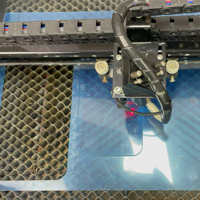 เครื่องป้องกันหน้าจอมือถือเครื่องตัดเลเซอร์สติกเกอร์นิรภัย Die Cutter 9h 3d Daqin Mobile Protector