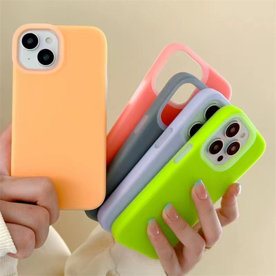 เคสซิลิโคนเหลวสำหรับโทรศัพท์มือถือเจลลี่เป็นมิตรกับผิวพร้อมซับในไมโครไฟเบอร์นุ่มสำหรับ Iphone 15 Pro